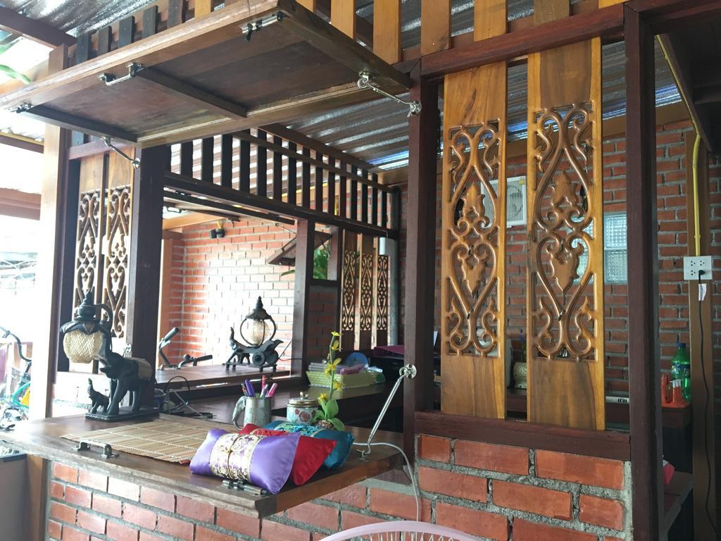 Готель Baan Khun Ya Ayutthaya Екстер'єр фото